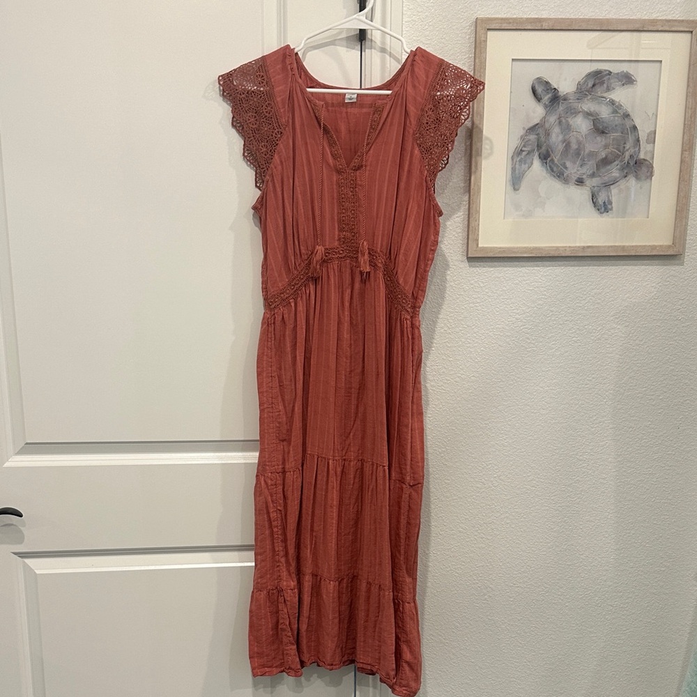 Old Navy Women’s Dusty Rose/muted Coral Lace-Trim Tiered Midi Dress